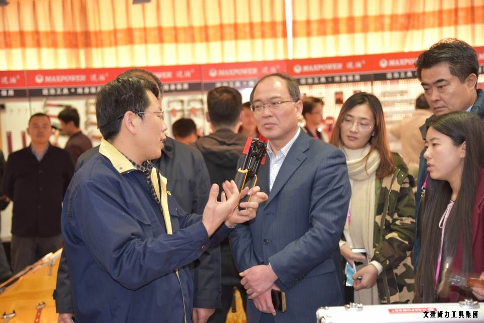 “工匠精神 山東制造”全媒體采訪團(tuán)蒞臨威力工具(圖8)